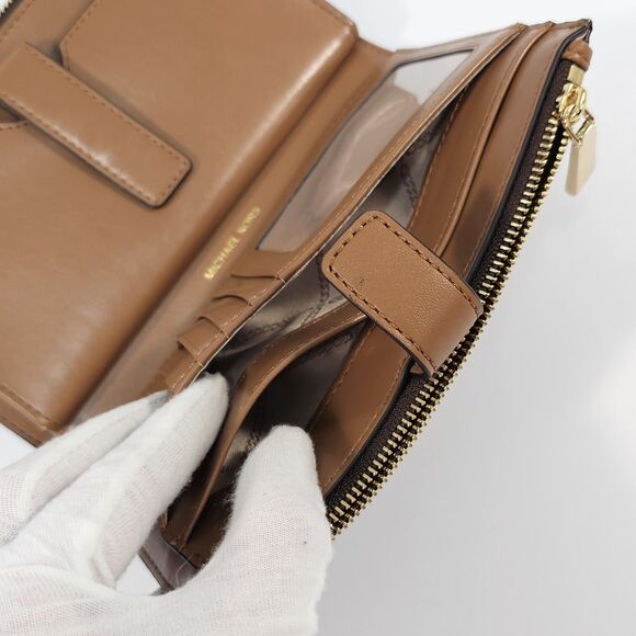 MICHAEL Michael Kors Adele Star Embellished Logo Smartphone Wallet Brown Gold - Picture 5 of 10